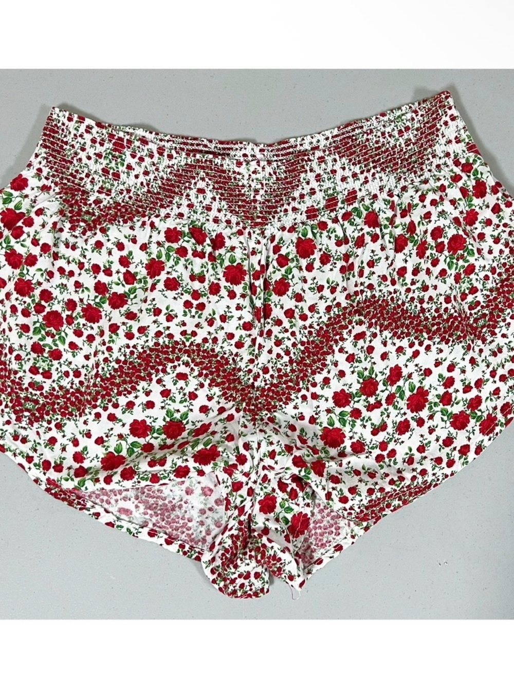White Red Rose Roses Floral Shirred Shorts Bottoms Size S 🌹✨ #shorts #casual